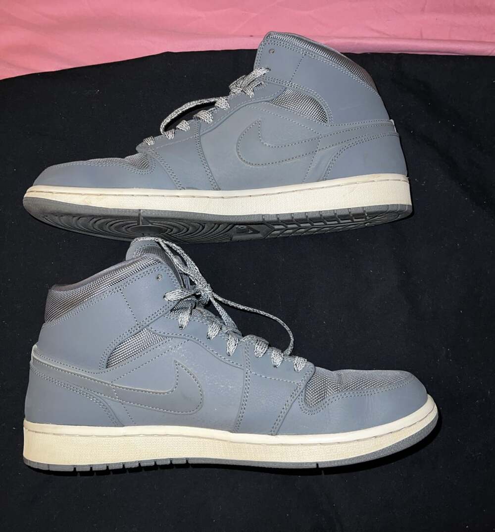 Air Jordan 1 Mid Cool Grey Sz- 11, 554724-022